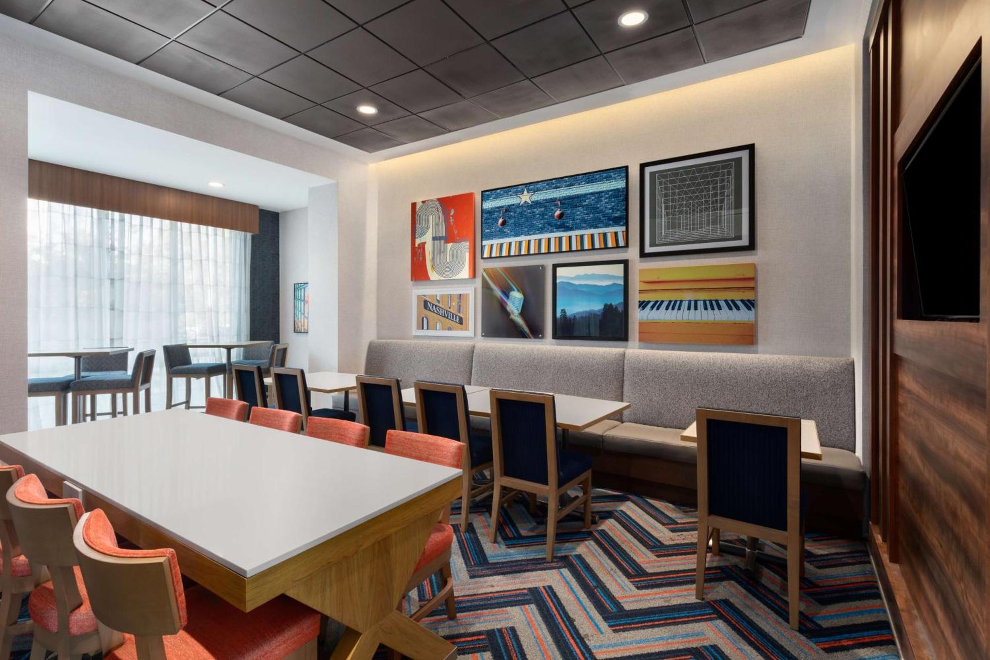 Hampton By Hilton Airport Century Place 3* Nashville