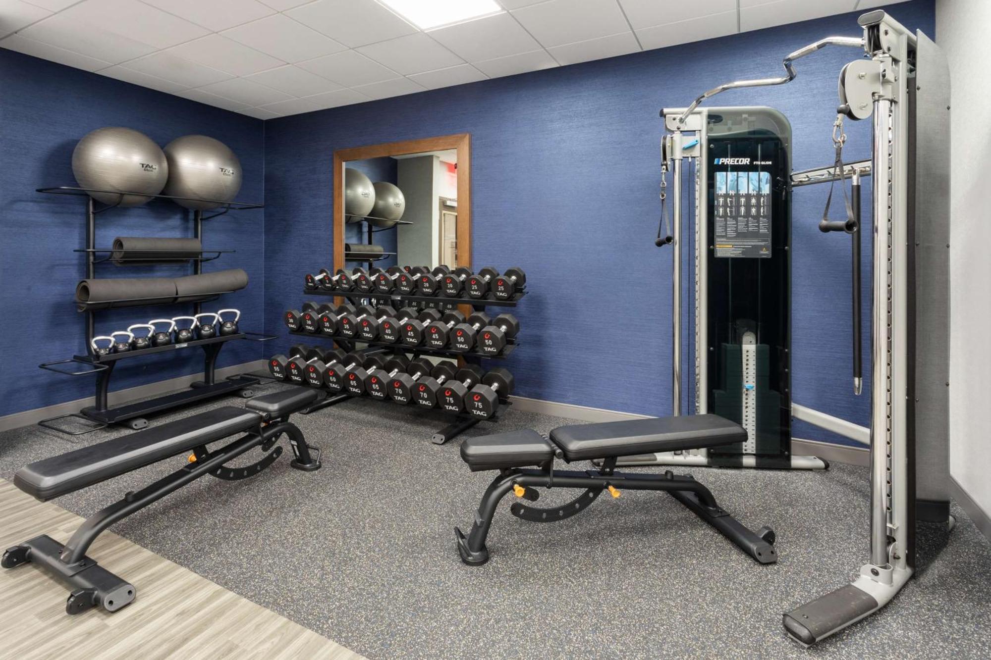Hampton By Hilton Airport Century Place Hotel 3*