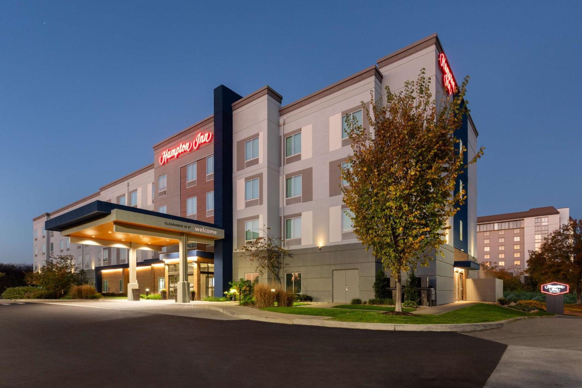 Hampton By Hilton Airport Century Place Hotel 3*
